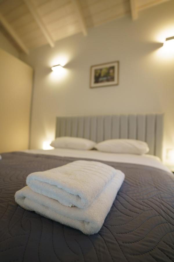 Astrali Stone Villas ปารามิเธีย ภายนอก รูปภาพ