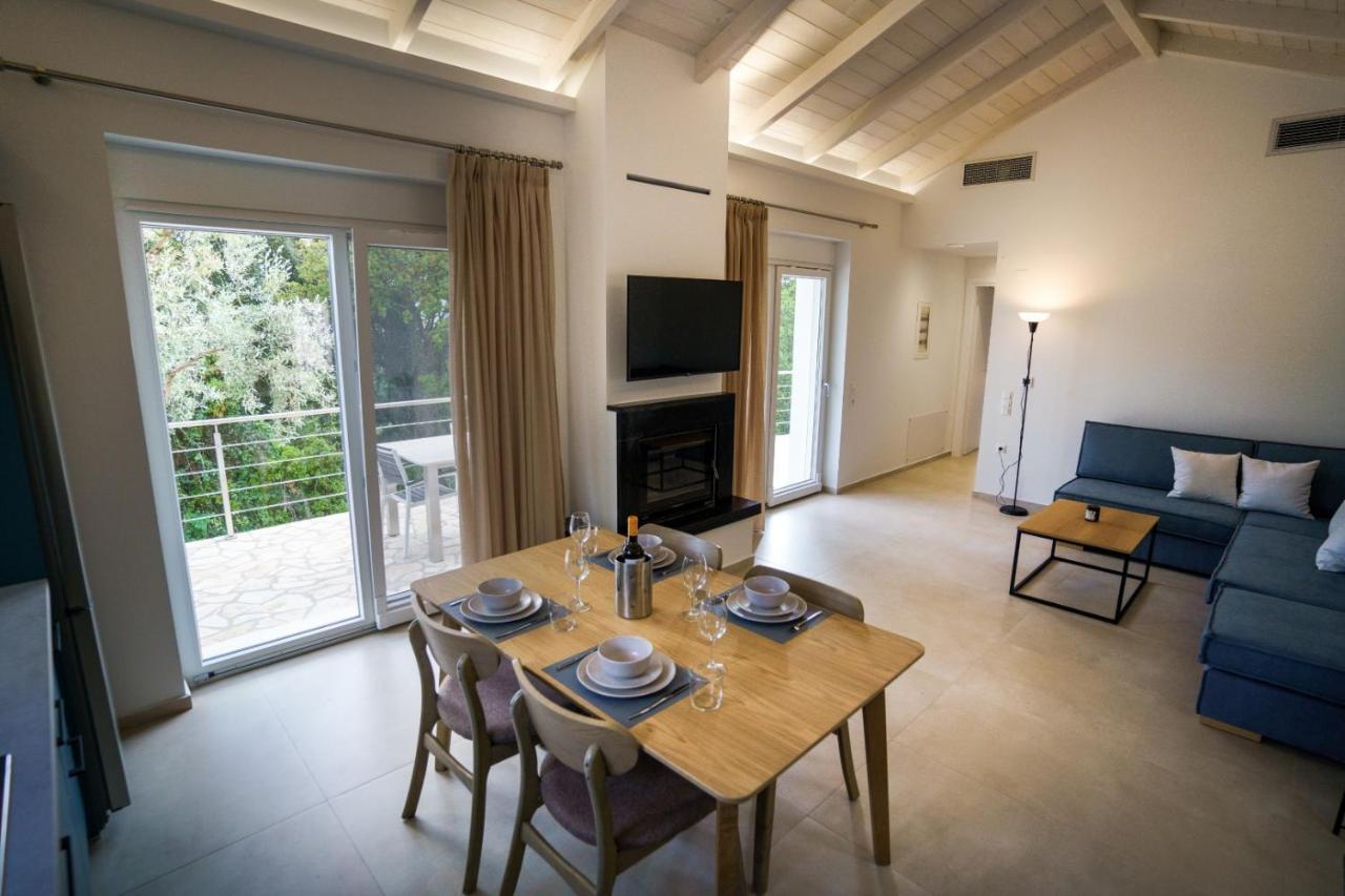 Astrali Stone Villas ปารามิเธีย ภายนอก รูปภาพ